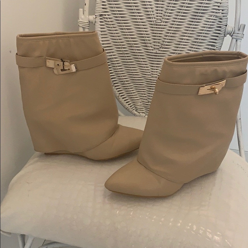 Late nuns cuff bootie with point edge high fashion